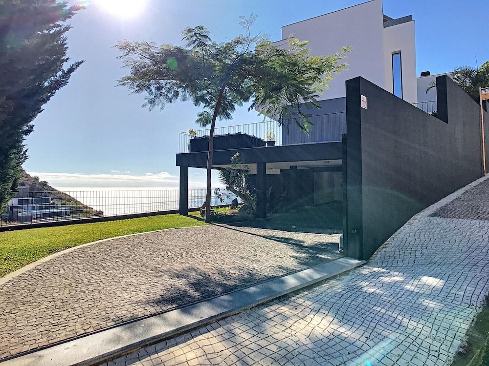 Villa Ocean Sight by MHM Exterior