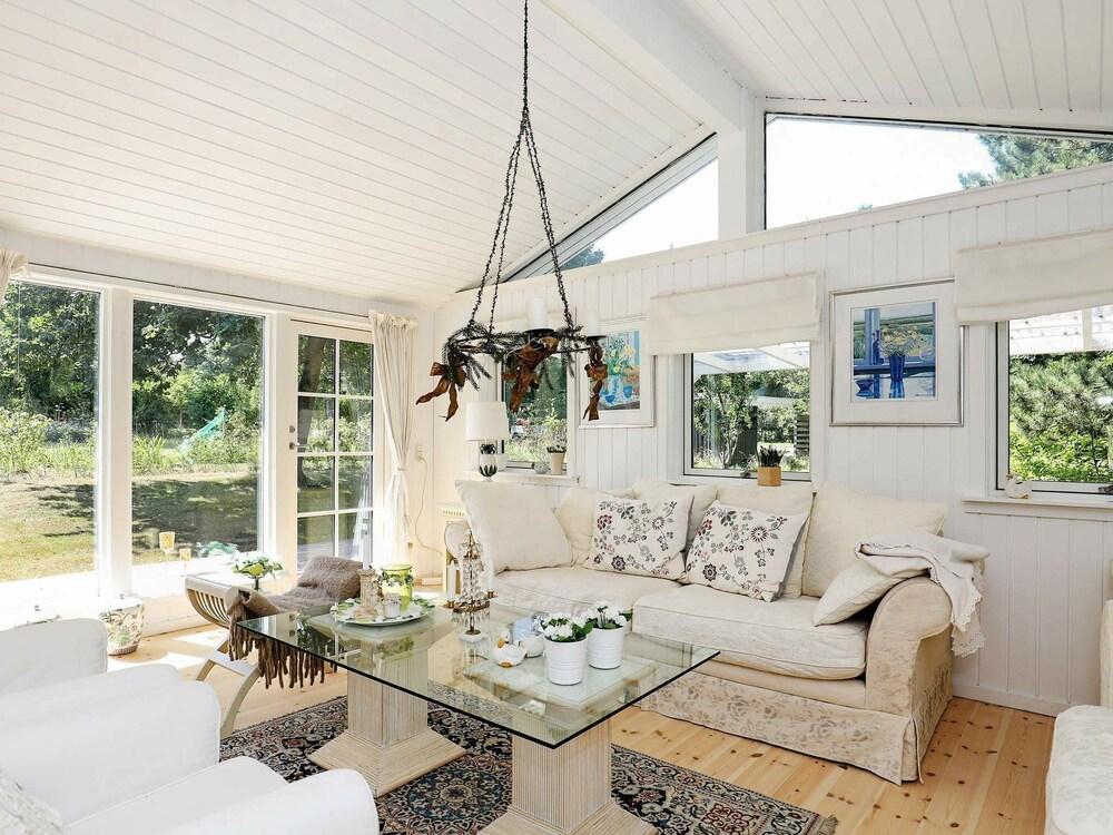 مودرن هوليداي هوم إن هوفدستادن ويذ روفيد تيراس غرفة معيشة