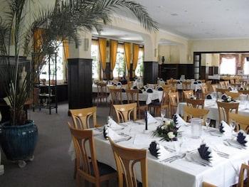 هوتل آم بيرجبارك نويه دروسيل أخرى