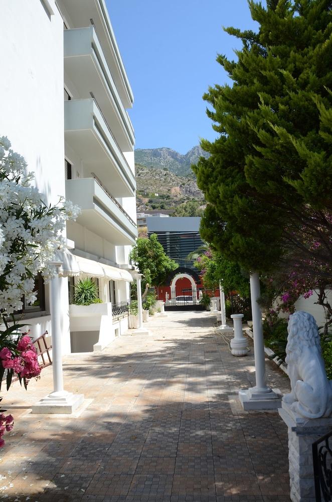 Hotel Mon Repos Exterior
