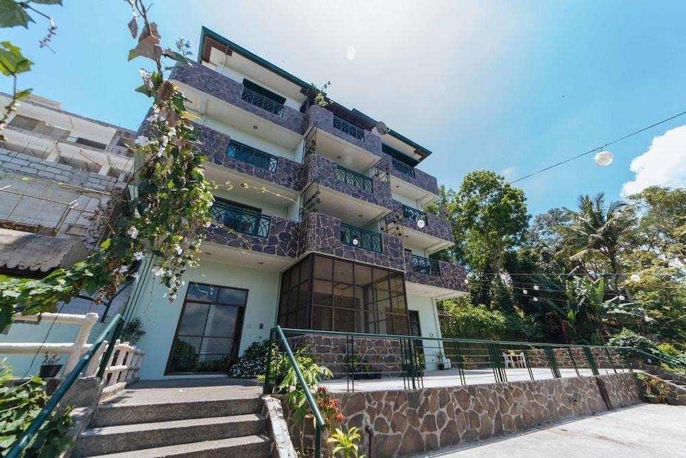 MC Mountain Home Apartelle Exterior