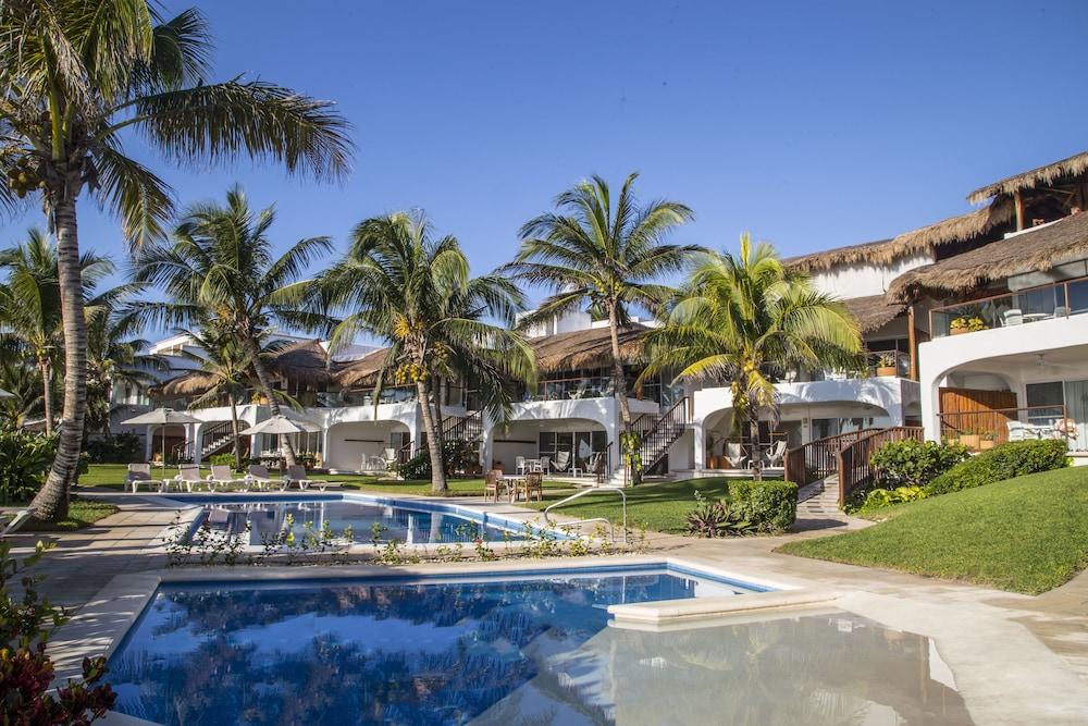 لاس فيلاز أكيومال 3 بي 12 باي سكاي رن زحليقة مائية