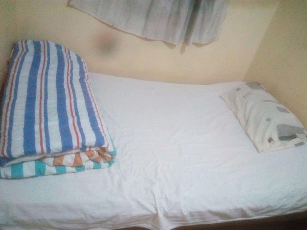 نيبز جيست رومز غرفة