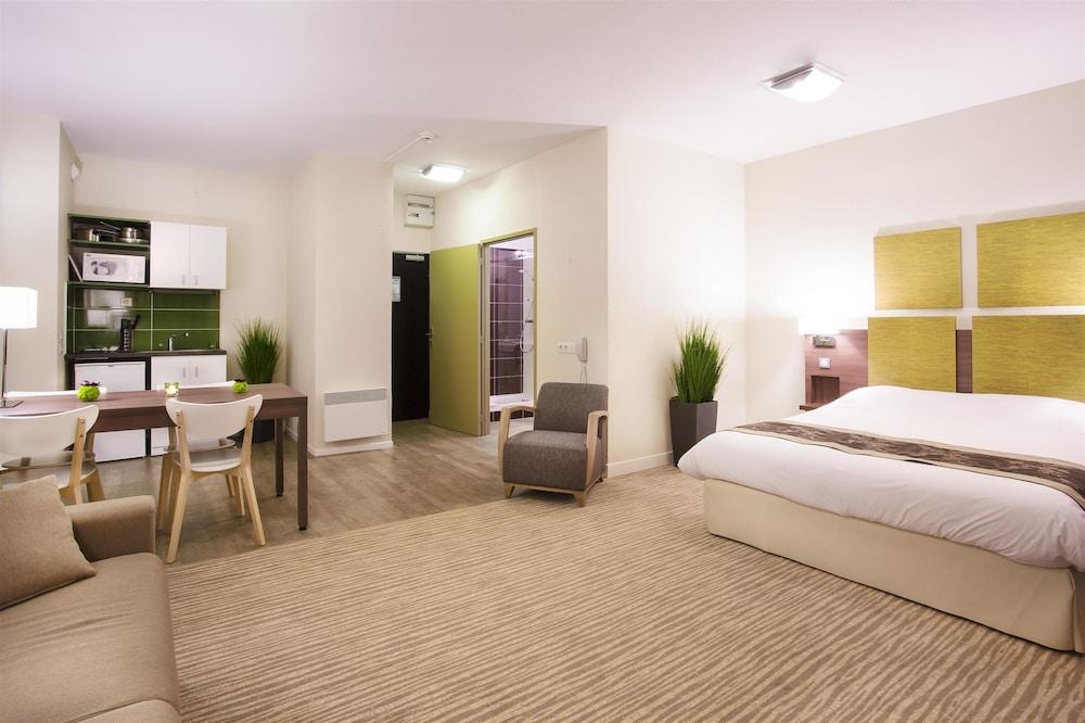 كيرياد تشامبيري سنتر - كوريال غرفة