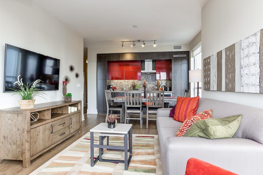 QuickStay - Gorgeous 2-Bedroom in the Heart of Downtown Featured Image