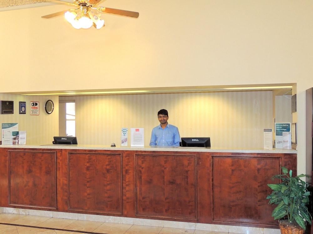 إيكونو لودج ويكلايف - شرق كليفلاند منطقة الاستقبال