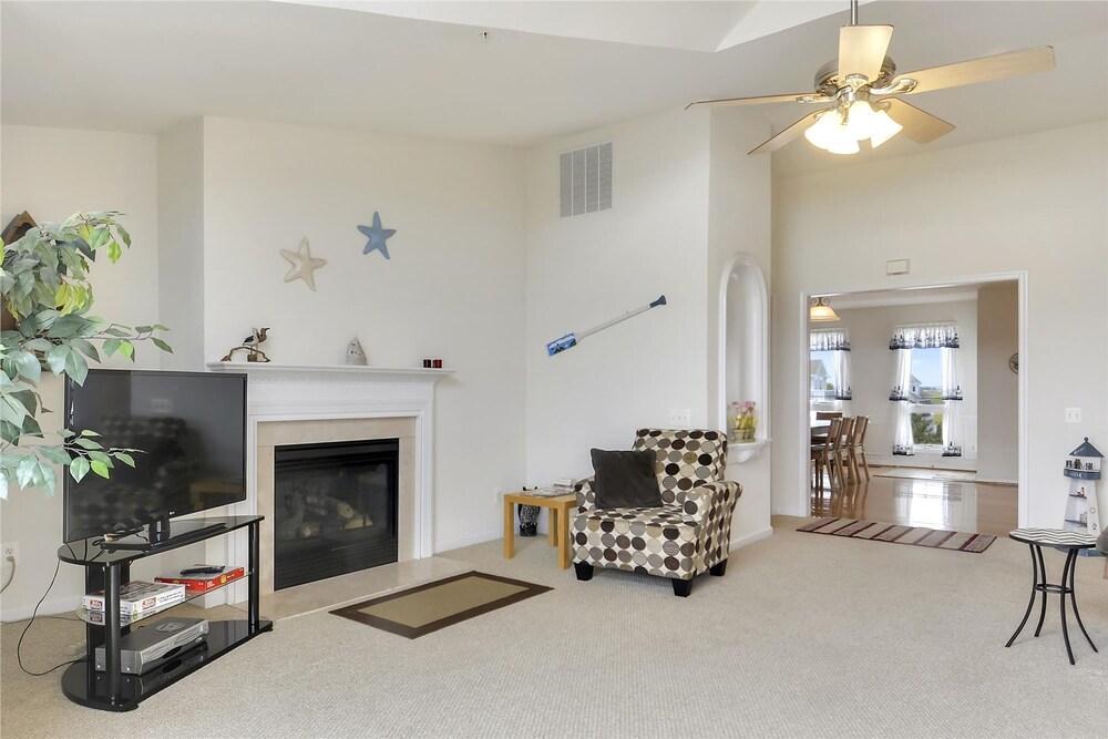 Villas at Beach Cove Unit #9 by Long & Foster Interior
