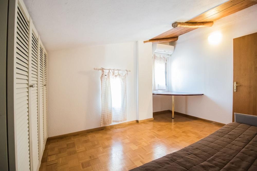 كاليبسو باي هالو! ساني فيلاس غرفة