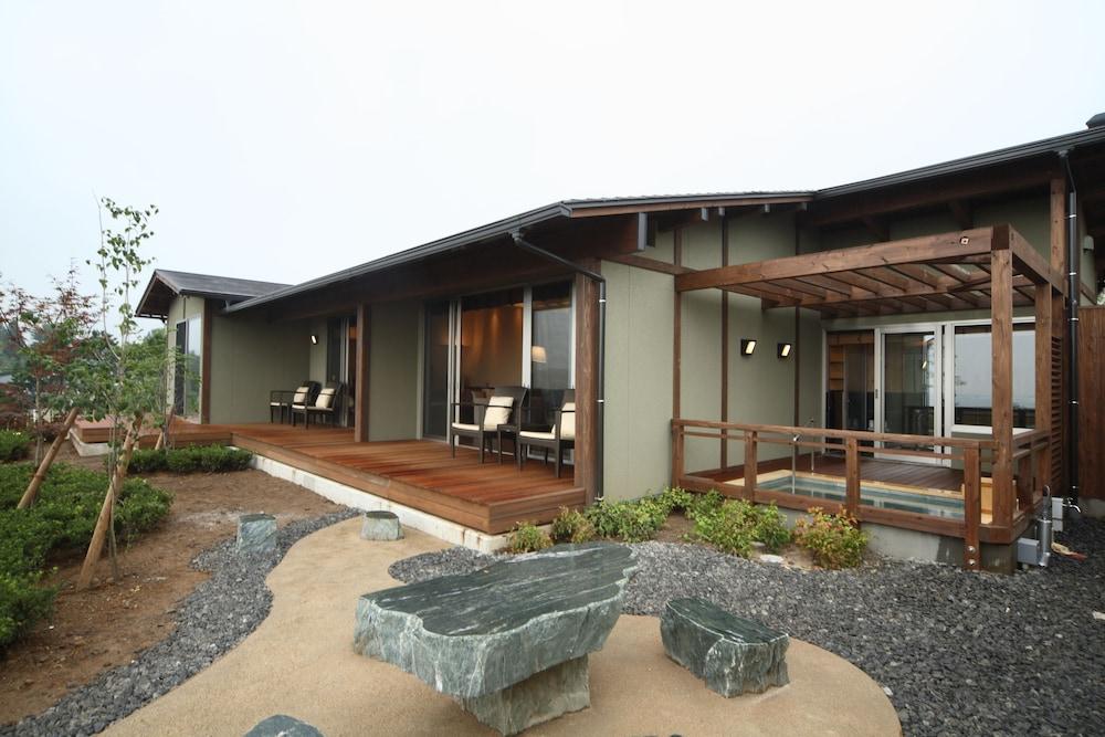 Asagirinomieru Yado Yufuin Hanayoshi Exterior