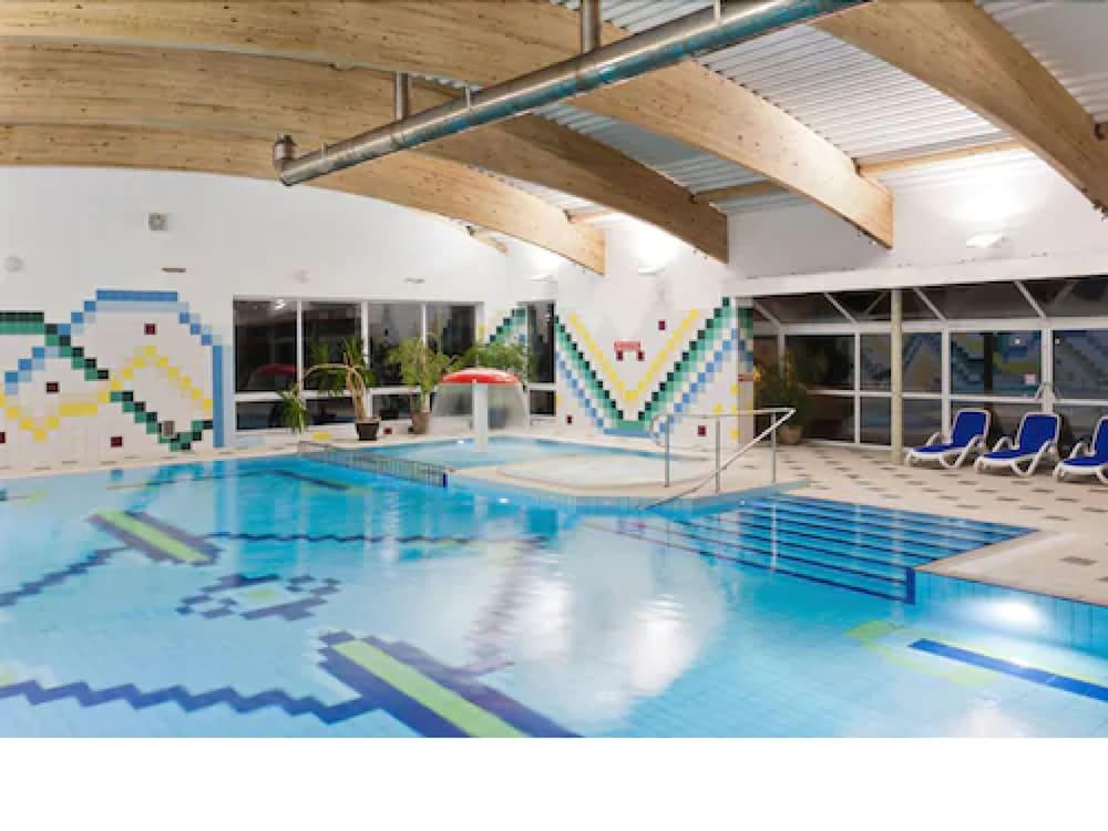 هوتل ويلنيس ميديكال سبا يونيترال حمام سباحة مغطى