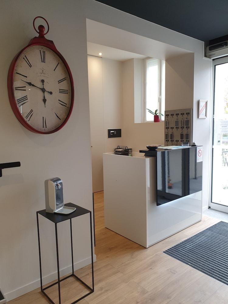 Logis Hotel La Closerie Reception