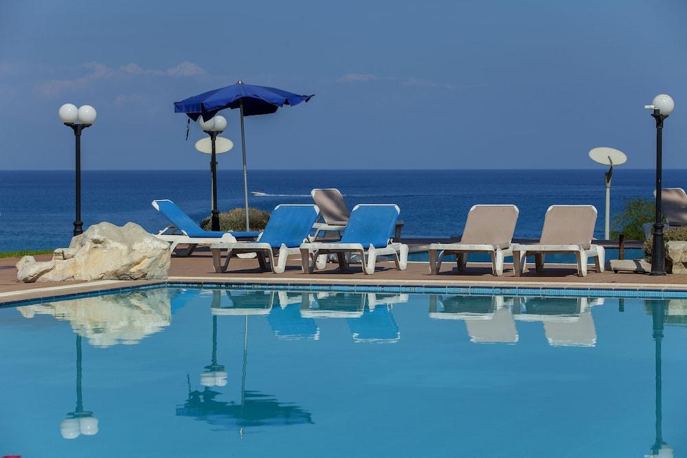 Fig Tree Bay Outdoor Pool