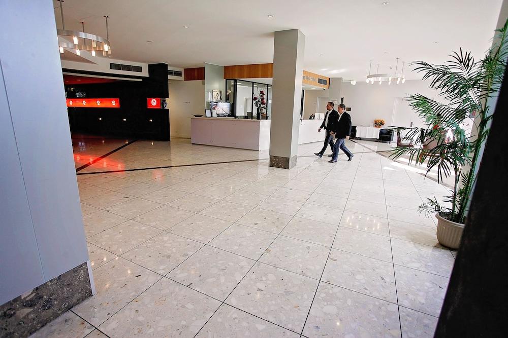 جولدن بيبل هوتل منطقة الاستقبال