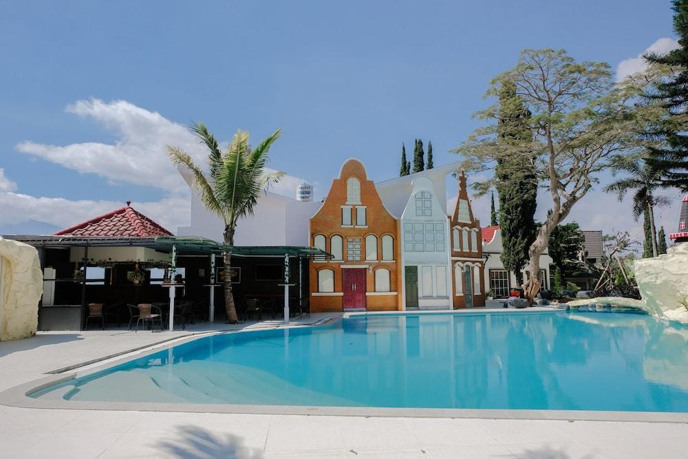 أوما لوندو هوتل آند ريزورت