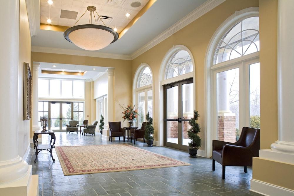 The Resort at Glade Springs Lobby Sitting Area