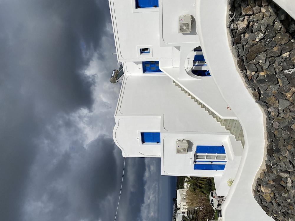 Downtown Fira Santorini Exterior