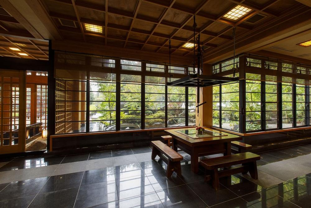 Wakamiro Lobby