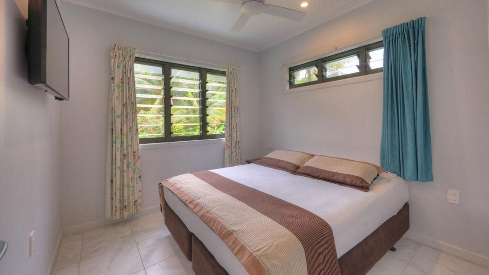 Petite Hatava Room
