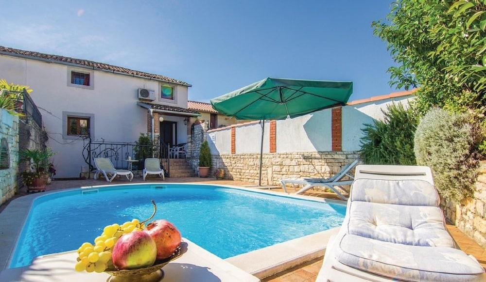 هوليداي هاوس مارينا