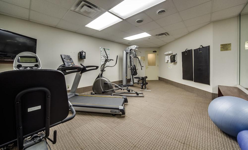 Monte Carlo Inn Vaughan Suites Gym