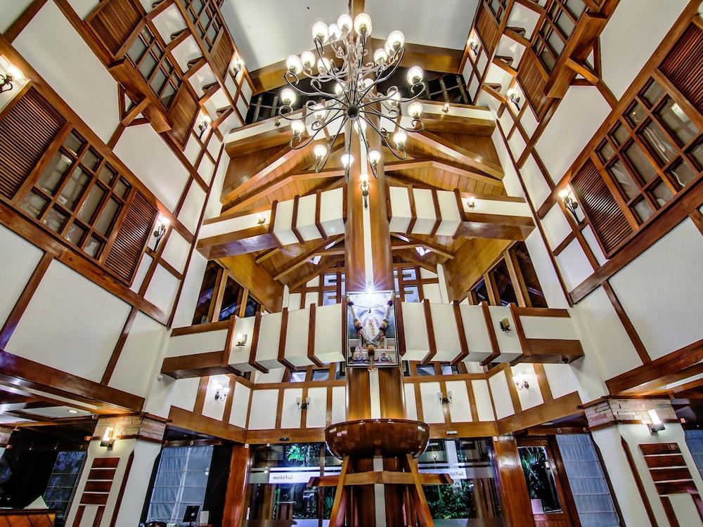 ساي فيشرام بيزنيس هوتل الردهة