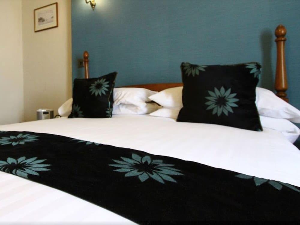 The Railway Inn Room
