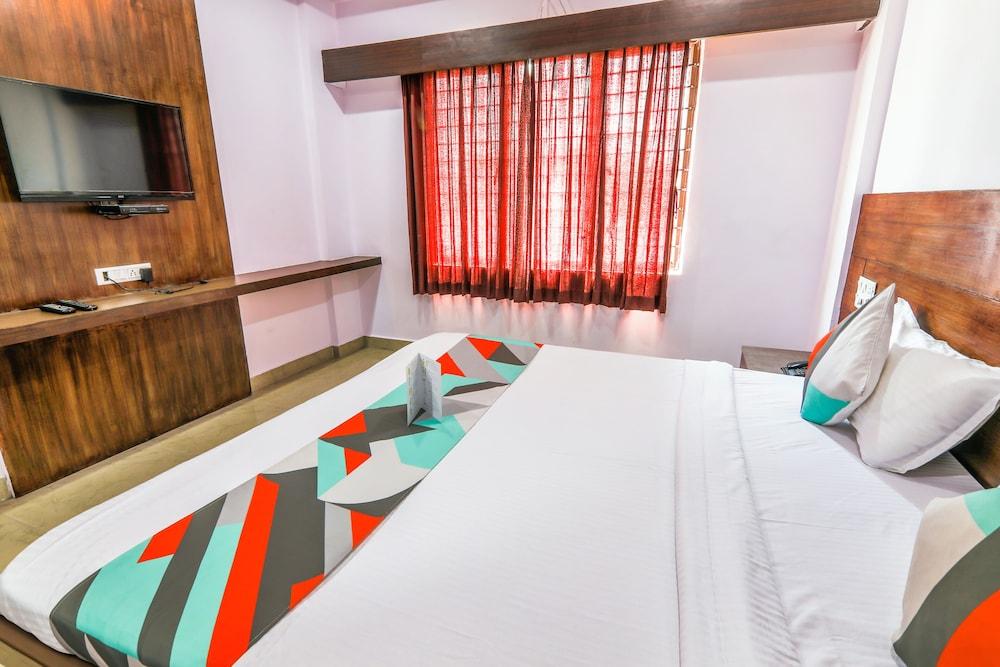 FabHotel Yashaswi Comforts Room