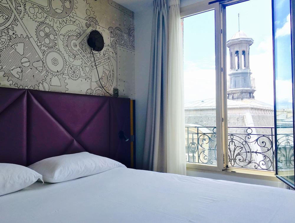 Ibis Styles Paris Mairie de Clichy Room