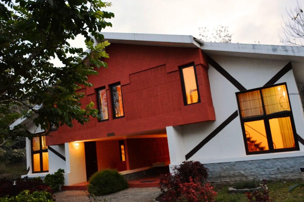 كادكاني ريفرسايد ريزورت المنطقة الخارجية