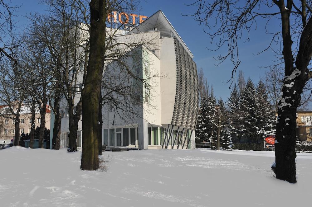 Vivaldi Hotel Exterior