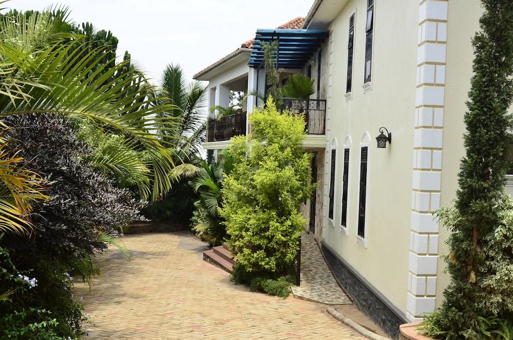 Kizungu Inn Featured Image