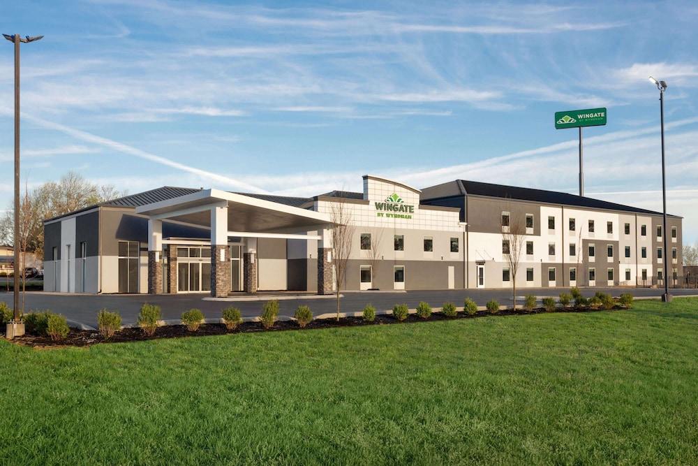 وينجيت من ويندام مورفري سبورو، بالقرب من جامعة MTSU