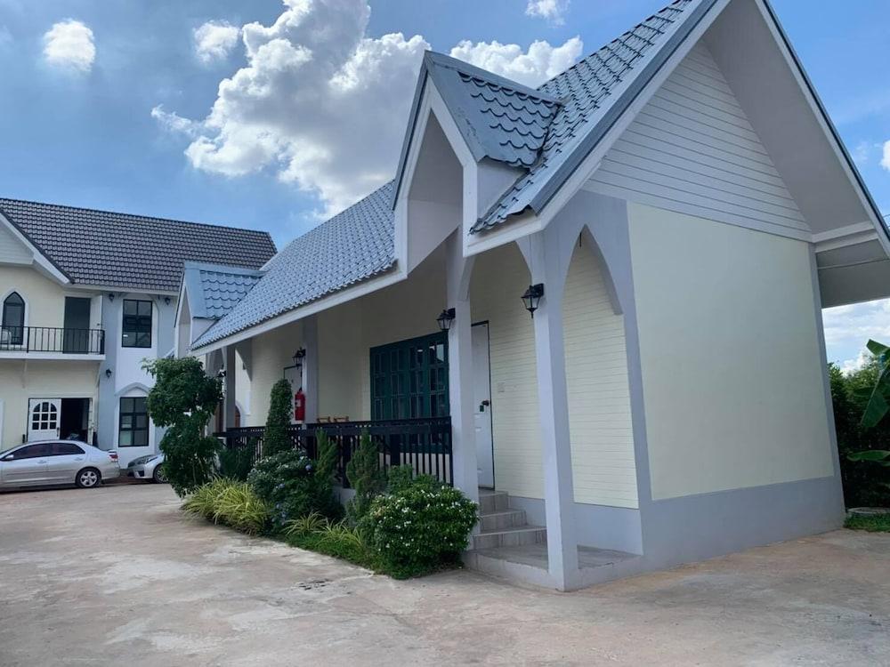 Jirawadee Resort Exterior