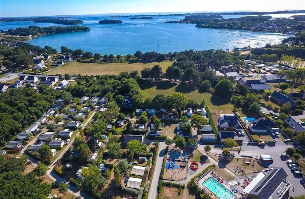 كامبينج لو ديبين