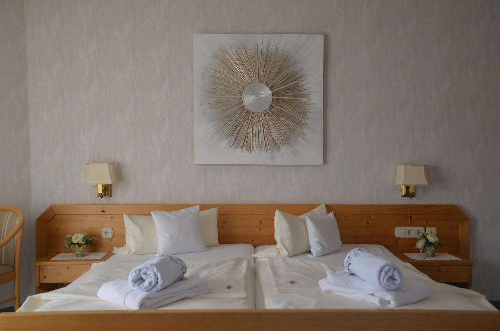 هوتل بنسيون بريج جارني أخرى