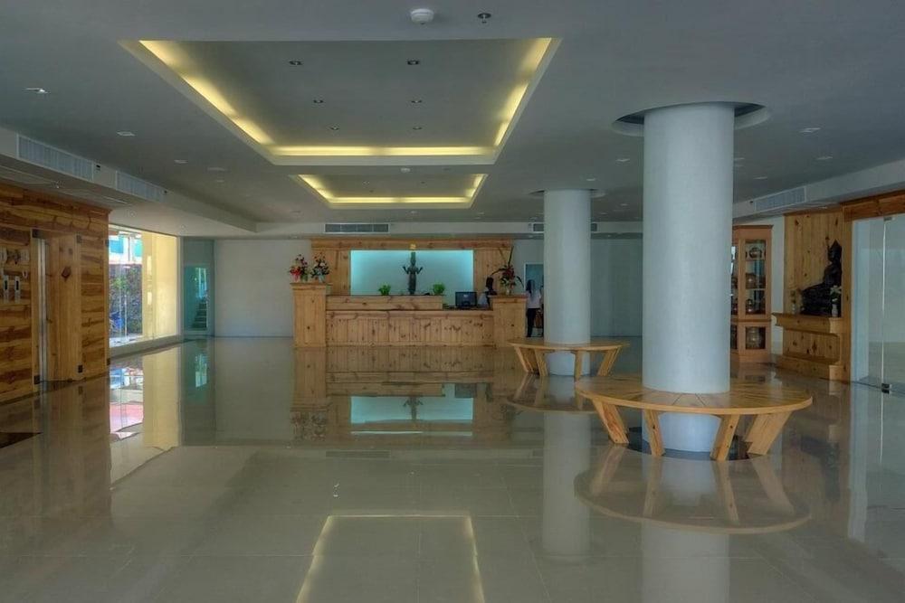 Piyaporn Pavilion Lobby