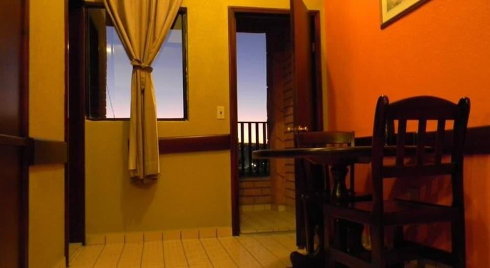 جراند هوتل جوايكورا غرفة