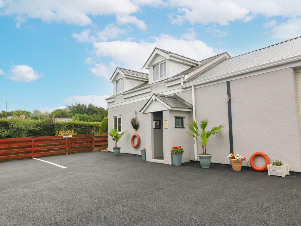 تان إي بارن كوتيدج