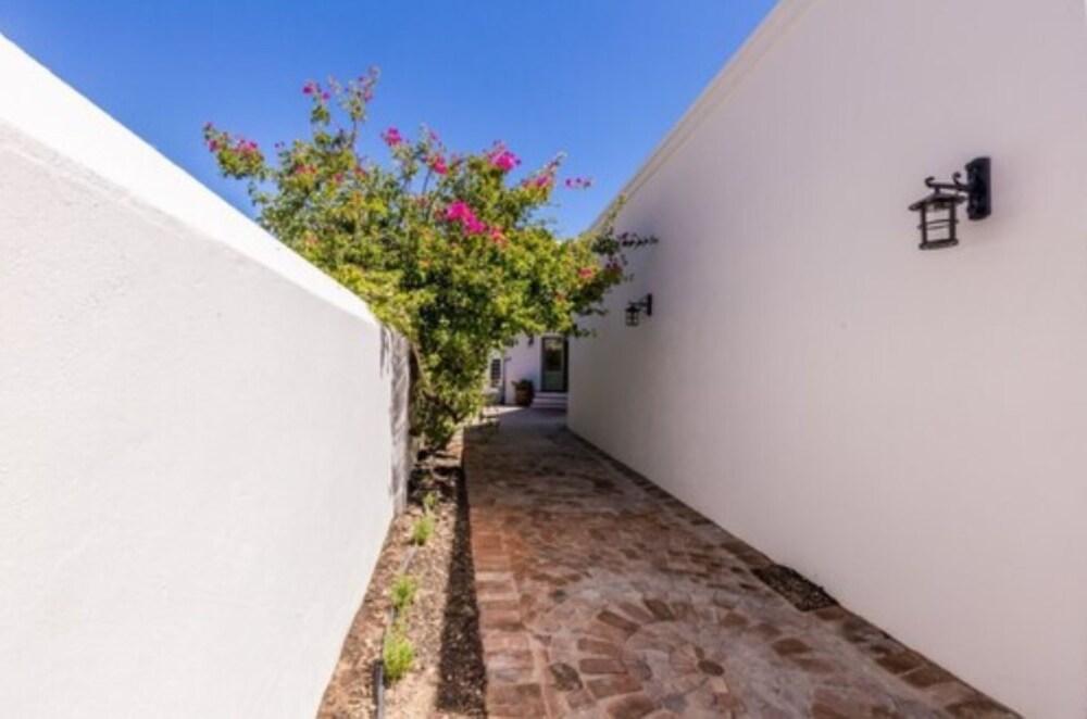 Mirabelle Bed & Breakfast Property Grounds