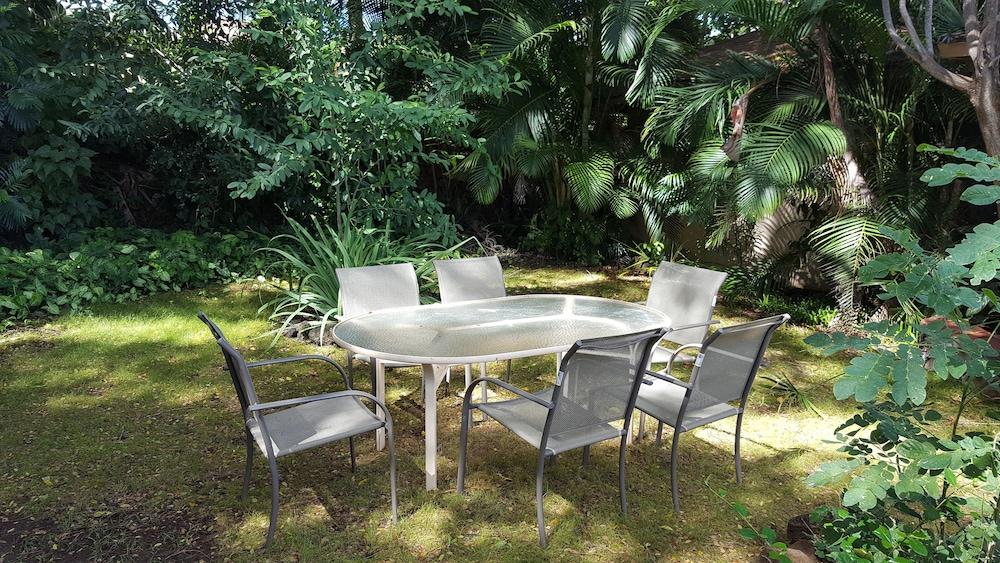 غرفة واحدة تم تجديدها على بعد دقيقتين من الشاطئ المنطقة المحيطة بالمنشأة