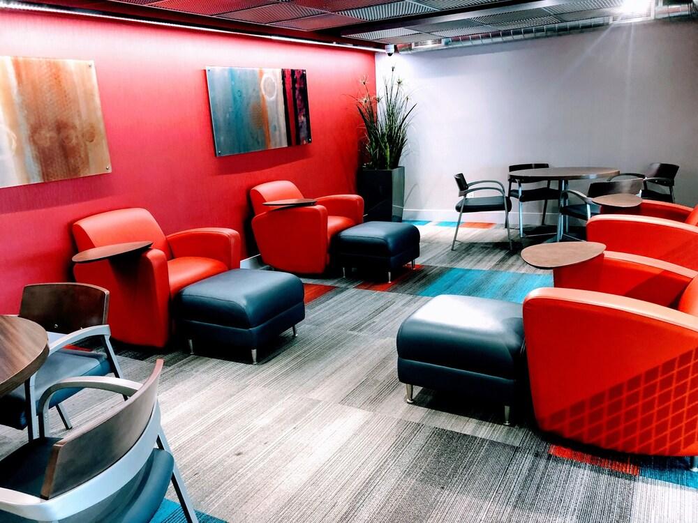 ويست وود لوس أنجلوس إكزكيوتيف رينتالز منطقة الجلوس في الردهة