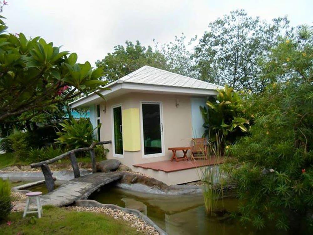 Nan at Pua Exterior