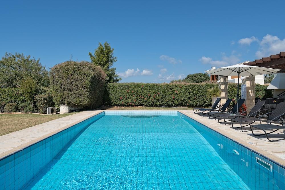 3 bedroom Villa Lara 11 with 10x5m private pool, within walking distance to resort village square Outdoor Pool
