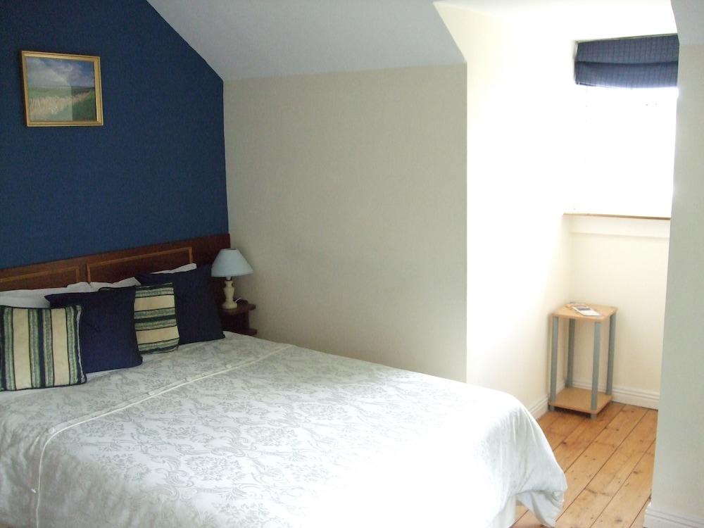 جلوكا مورا بي آند بي غرفة