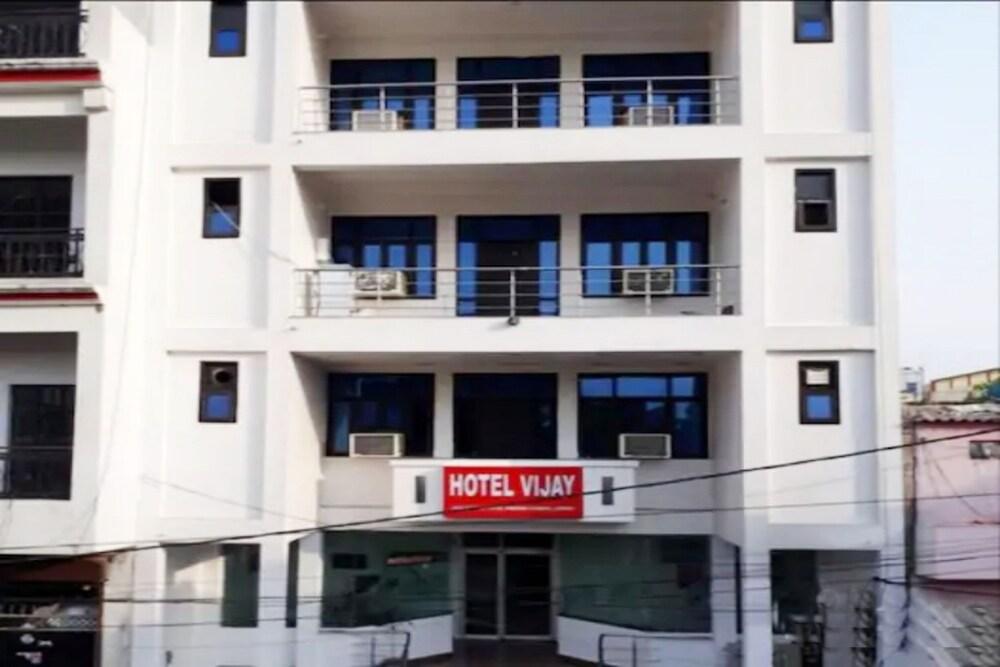 Goroomgo Vijay Charbhag Lucknow Exterior