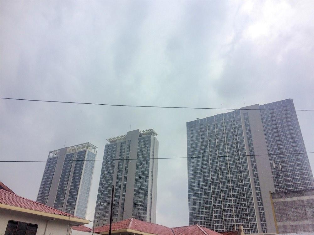 2BR Deluxe and Modern Menteng Park Apartment Exterior