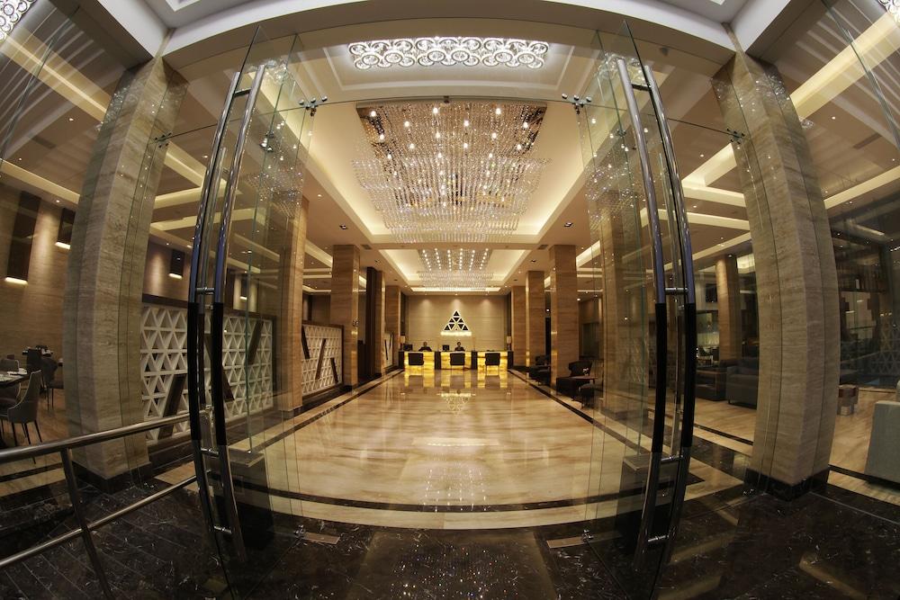 بيراميد سويتس