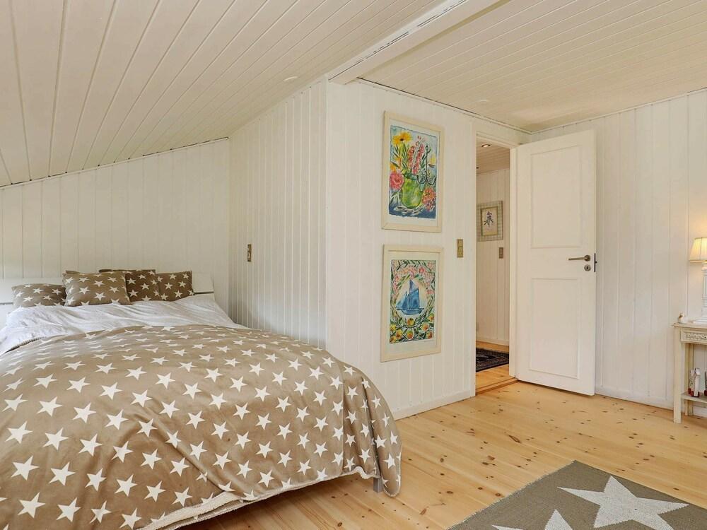 مودرن هوليداي هوم إن هوفدستادن ويذ روفيد تيراس غرفة