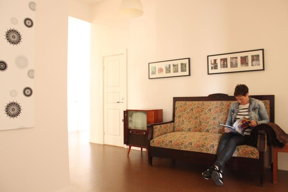 جست هاوس إلفن هوتل الفندق من الداخل