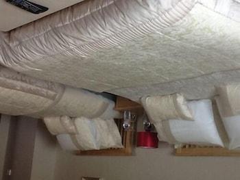 ثورن بانك هاوس أخرى